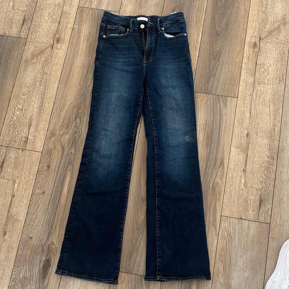 EUC Good American Always Fits Classic Slim Bootcut Jeans